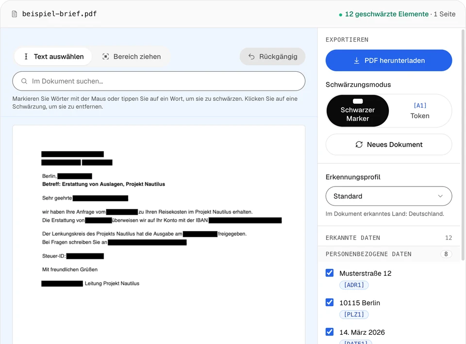 Der analysierte Brief mit schwarzen Balken über den erkannten Werten, 12 geschwärzte Elemente und 1 Seite in der Dateileiste, das Feld Exportieren und die Liste Erkannte Daten